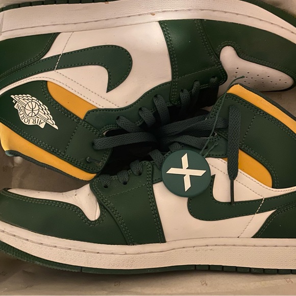 Nike Air Jordan One Sonic’s - Picture 4 of 8